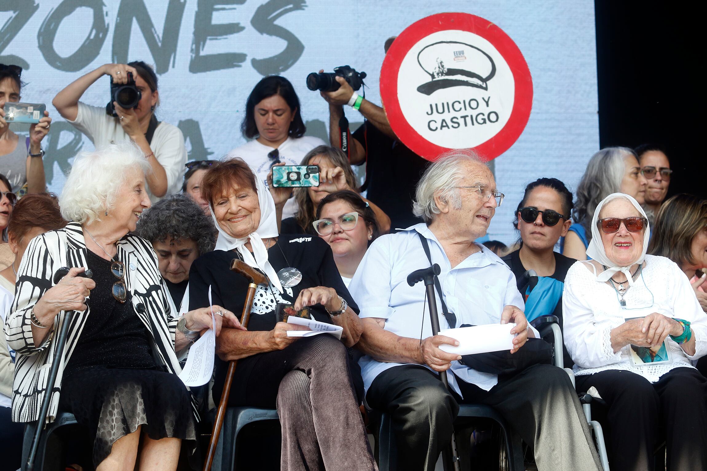 Estela de Carlotto, Taty Almeida, Adolfo Pérez Esquivel y Nora Cortiñas, símbolos de lucha.