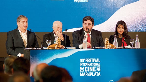 En la presentación, Avelluto habló de “sostener el festival contra viento y marea”.