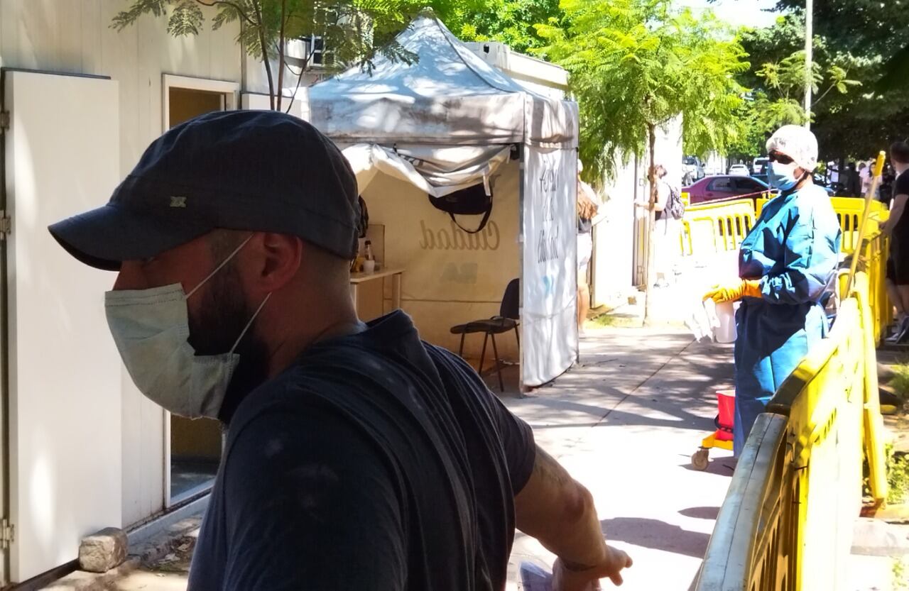 Hay por el momento 2321 personas internadas en Unidades de Terapia Intensiva