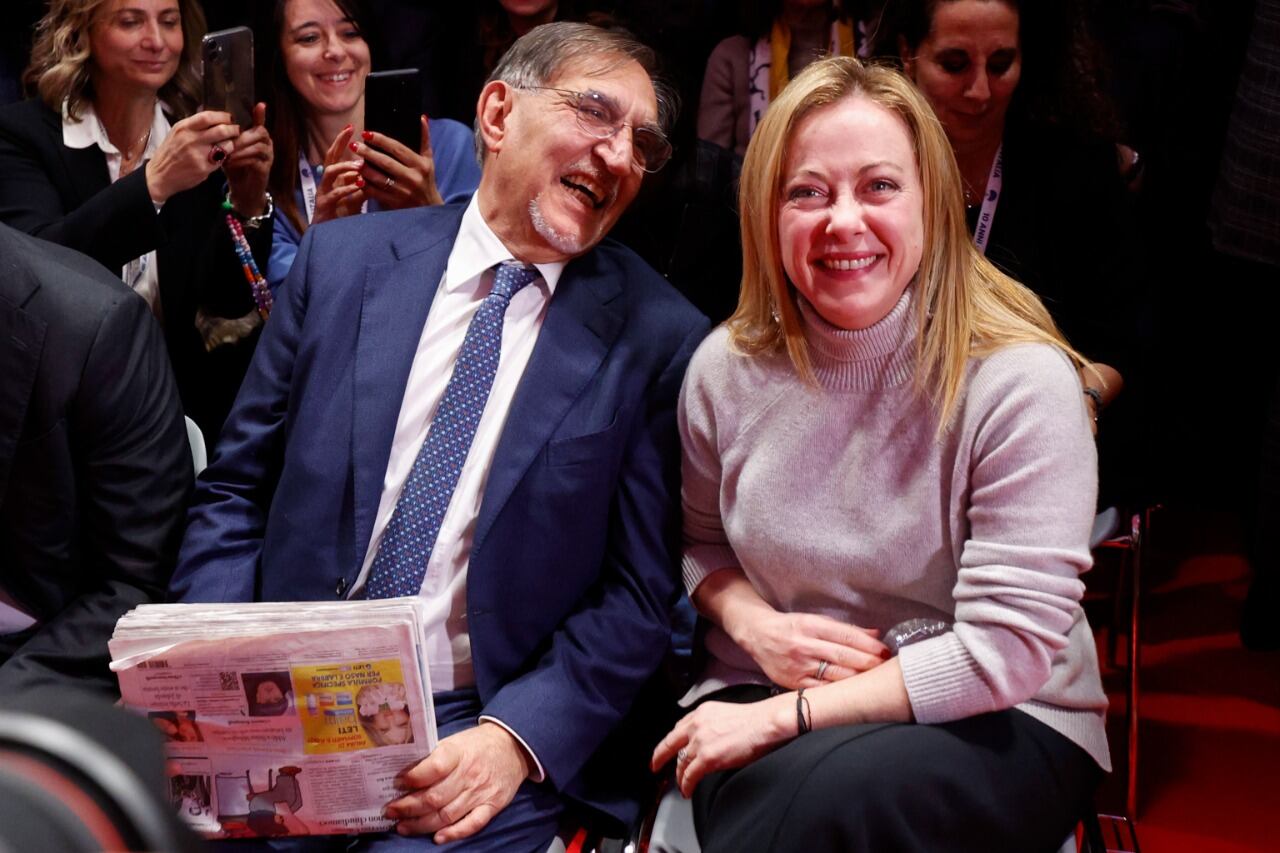 La Russa junto a Meloni. 