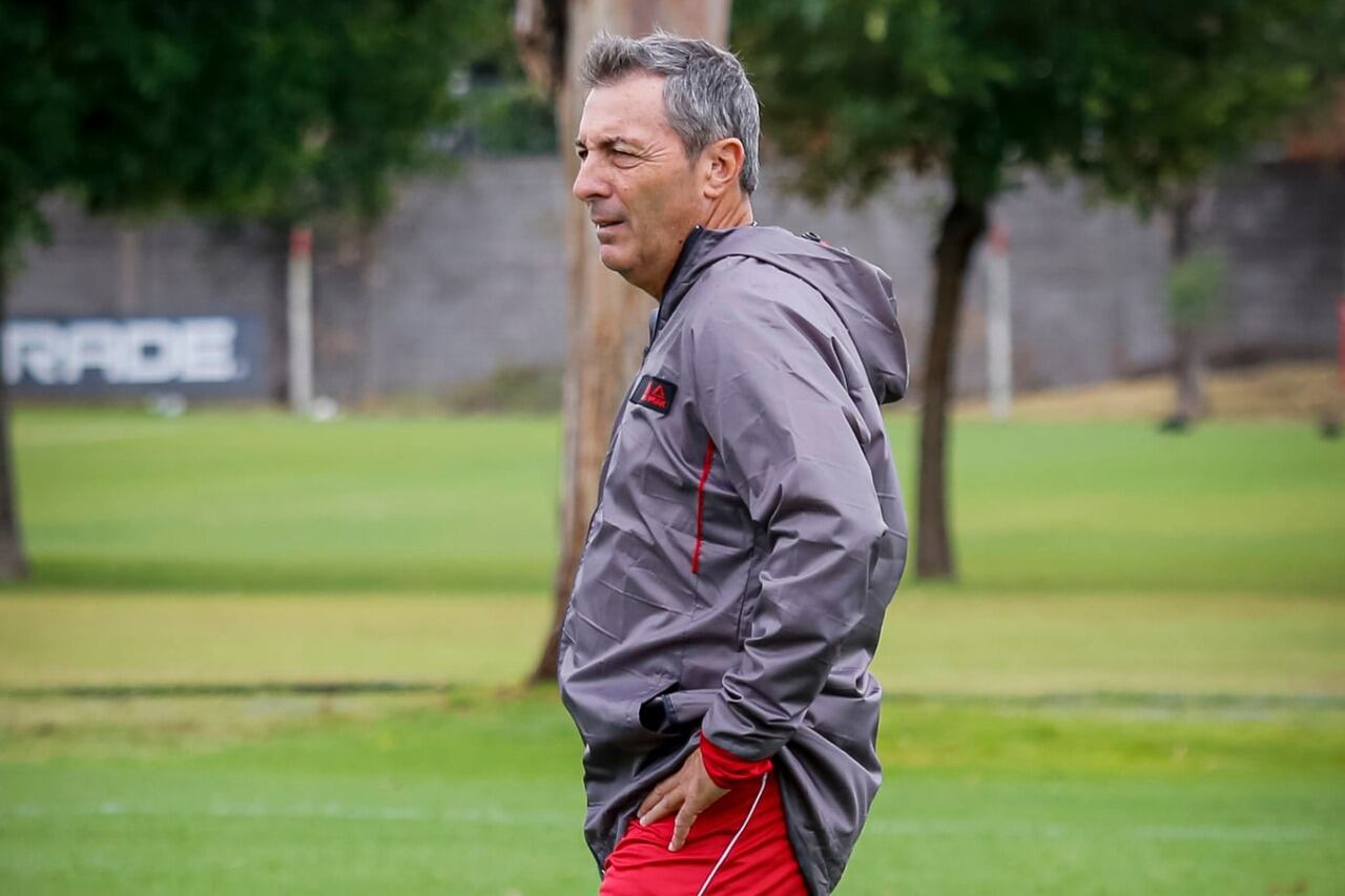 Frank Kudelka, el entrenador de Huracán