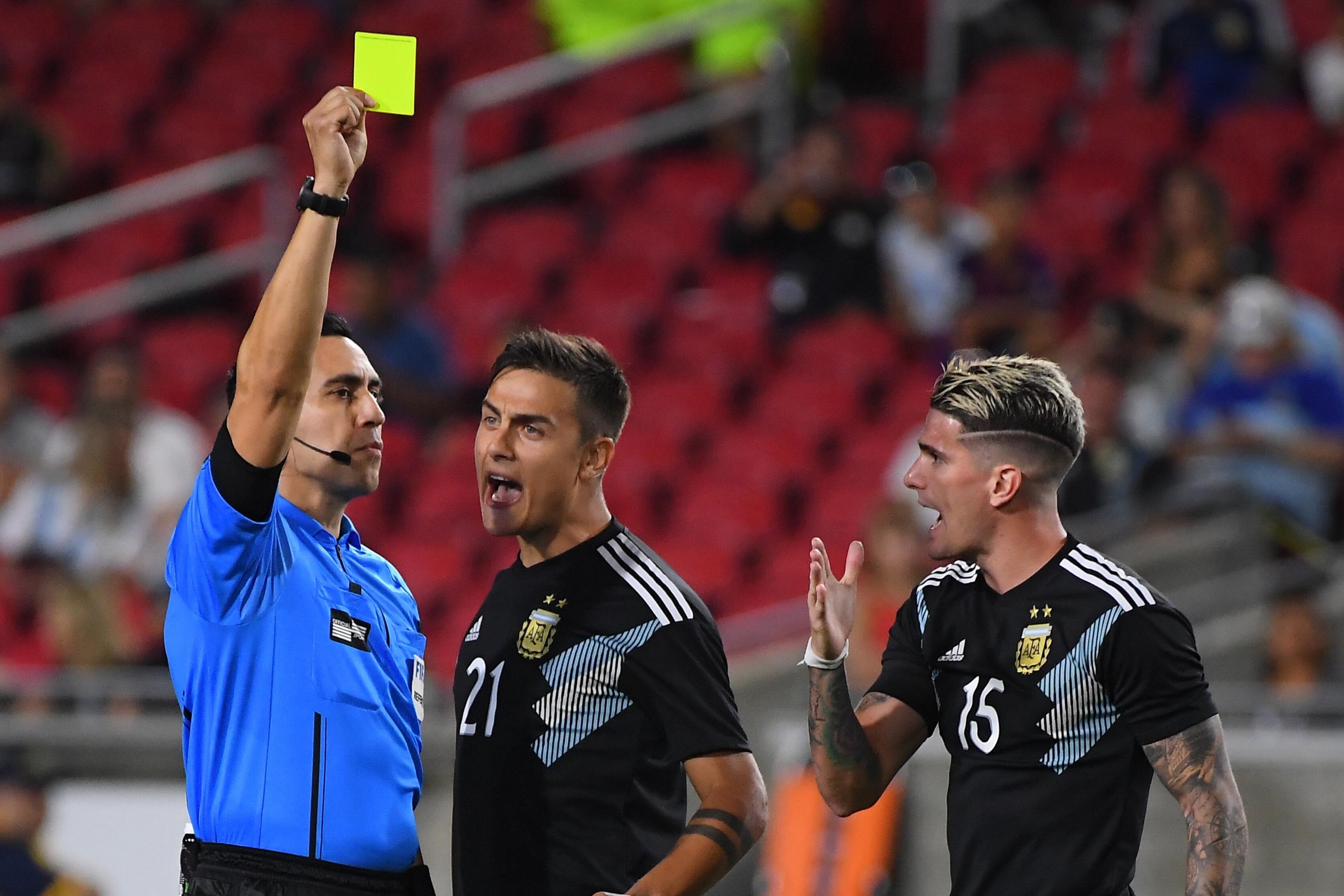 Dybala y De Paul, dos de los seis jugadores de la Selección que juegan en Italia.