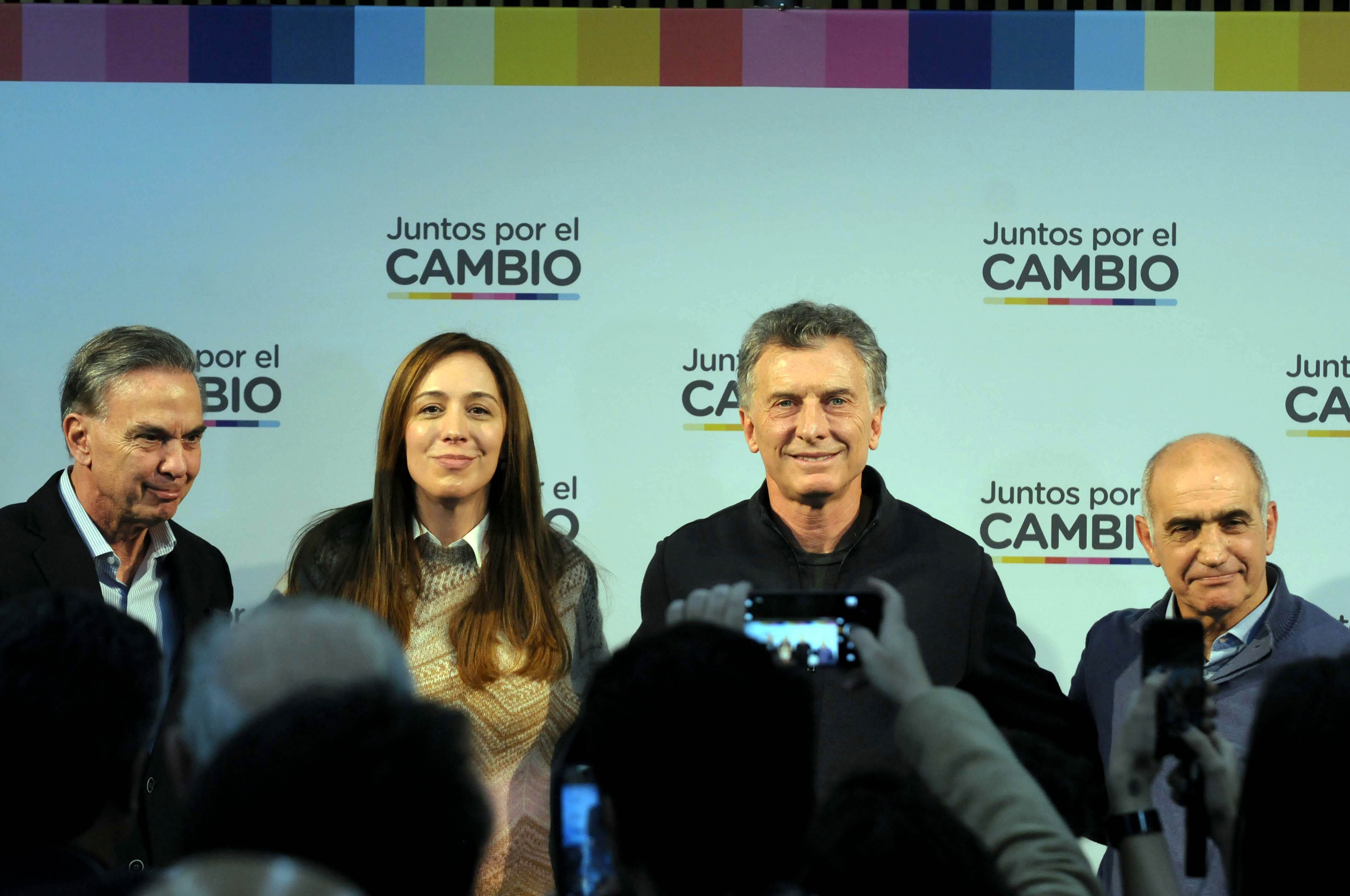 Miguel Angel Pichetto y María Eugenia Vidal compartieron escenario en Tolosa junto a Mauricio Macri y Daniel Salvador.