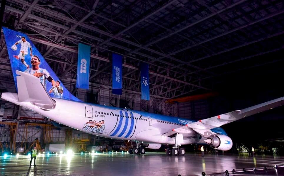 La Selección vuelve al país en un avión de Aerolíneas Argentinas.