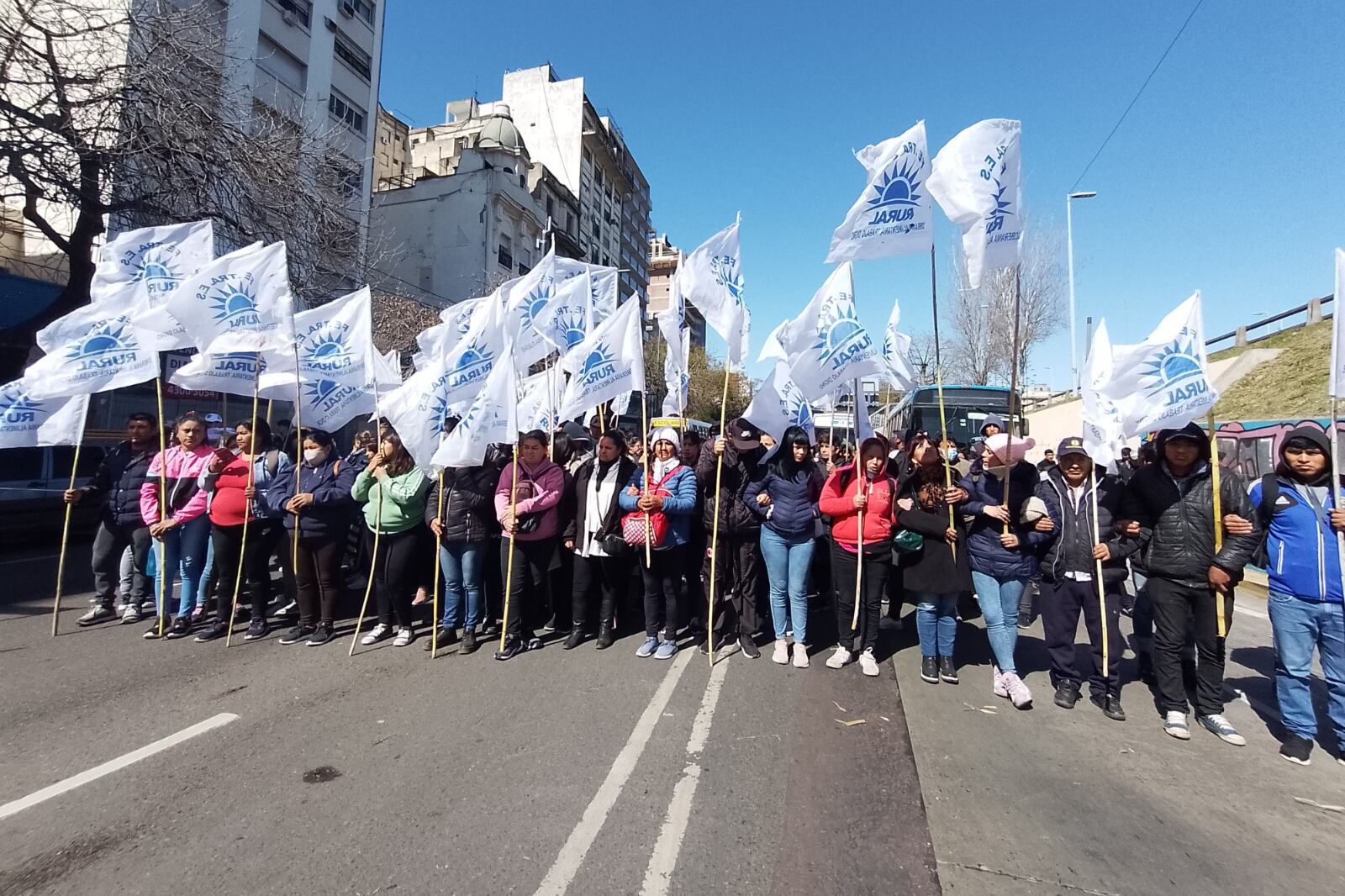Los trabajadores del cordón frutihortícola platense movilizarán a la vera de la Ruta Nacional N°2.
