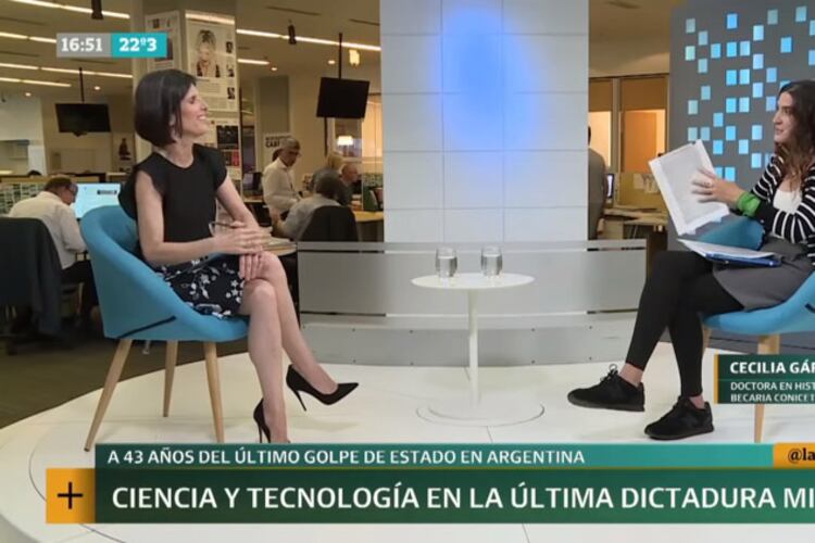 El momento en que Gárgano mostró el editorial de 1976 publicado en La Nación.