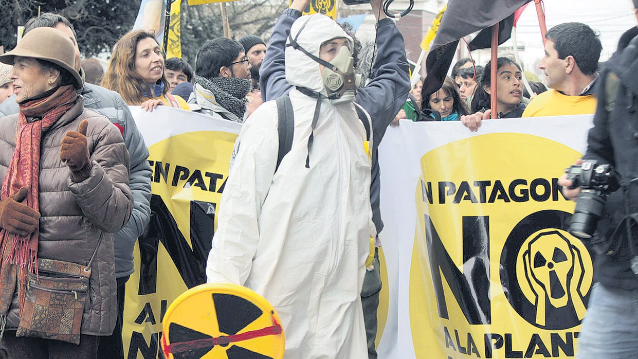 Vecinos y ambientalistas se movilizaron contra la instalación de la central nuclear.