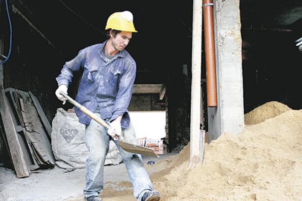 El parate en la construcción se reflejó en la ocupación. Se perdió el 5 por ciento del empleo existente un año atrás.