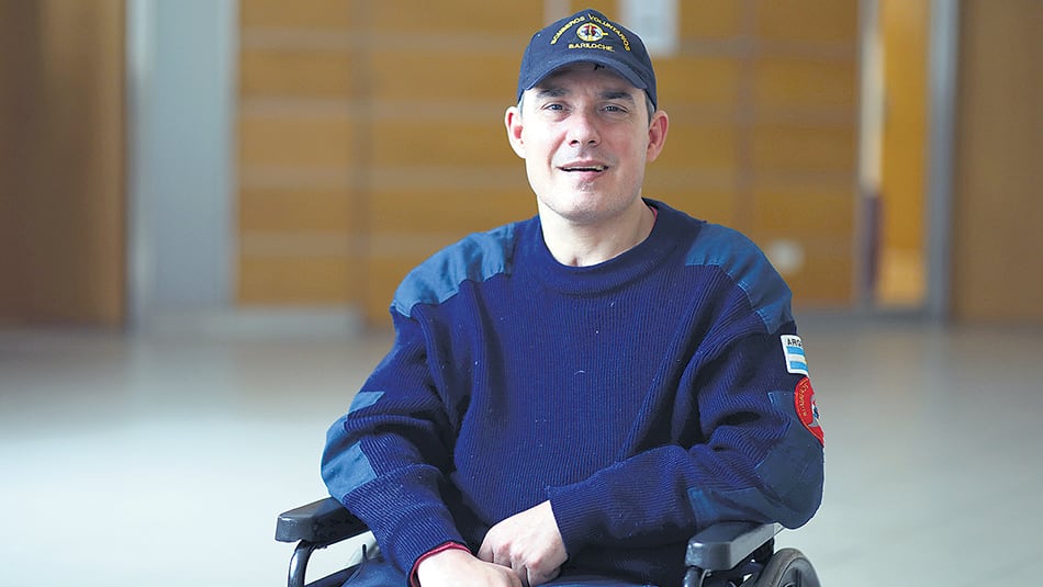 Damián Lucero lleva la casaca de bombero voluntario en el corazón.