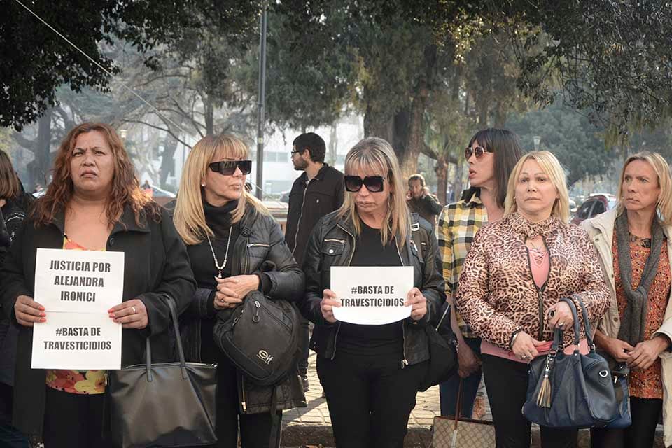 Dolor y bronca se escuchó ayer en un acto en Tribunales.