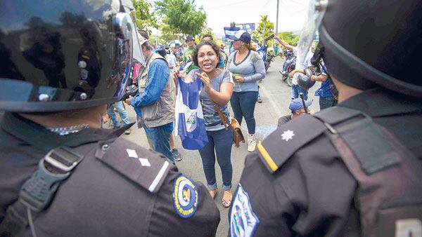 Los estudiantes se alzaron rechazando la reforma a la previsión social y el ajuste presupuestario.