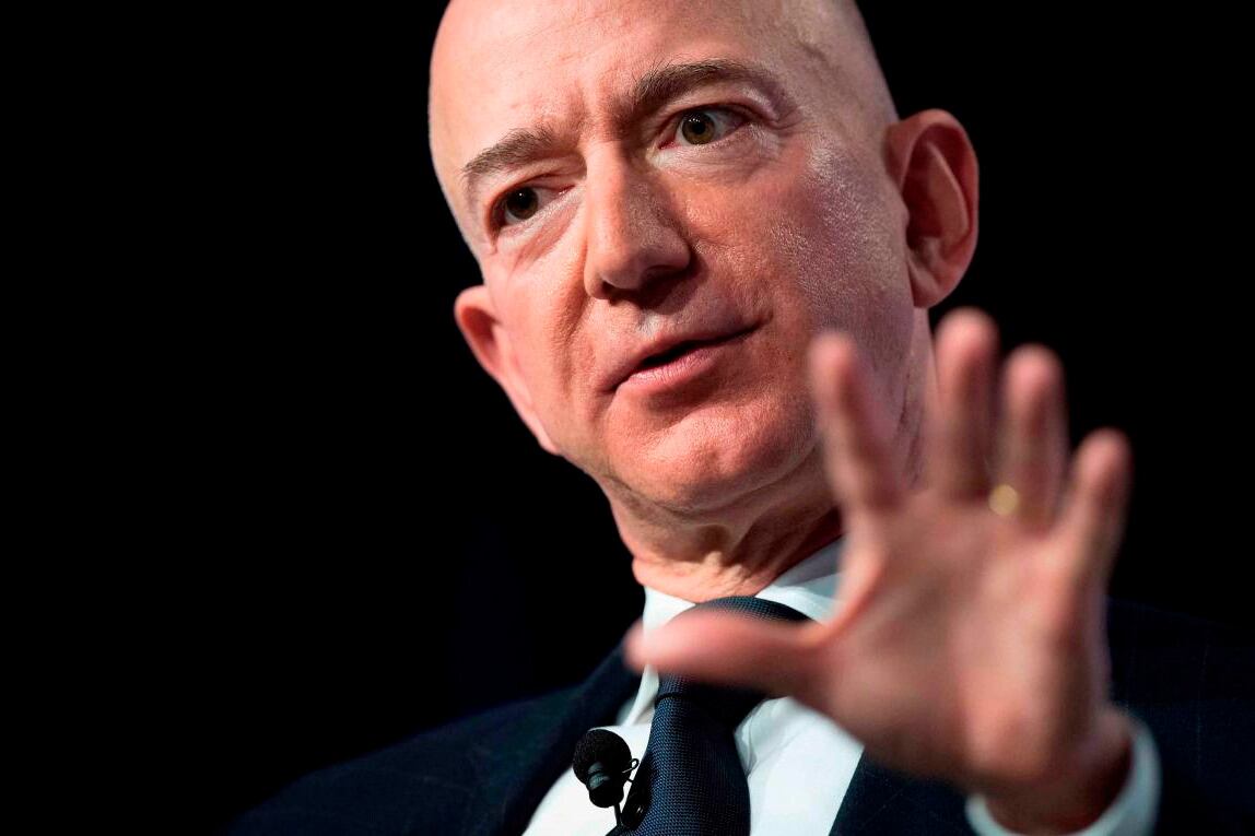 El CEO de Amazon, Jeff Bezos, es el mayor multimillonario del planeta, con una fortuna superior a los 140 mil millones de dólares.