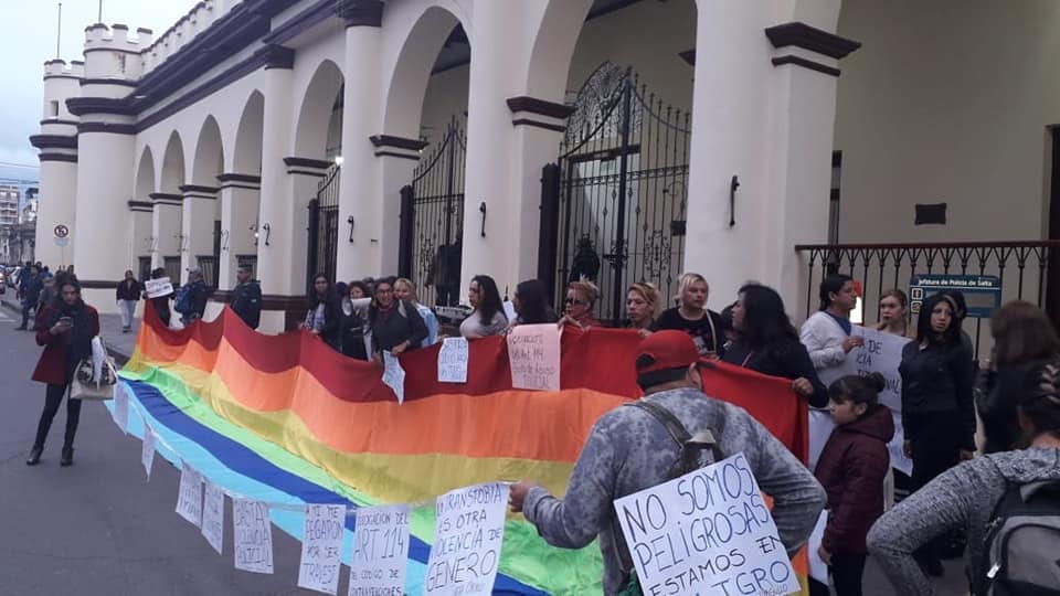 Manifestación en la Jefatura de Policía
