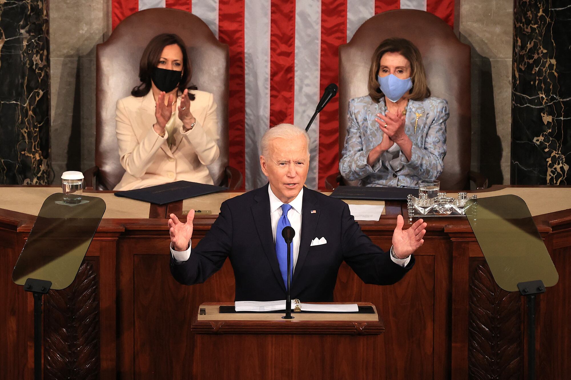 Biden,con Kamala Harris y Nancy Pelosi a su espalda, en su discurso al Congreso