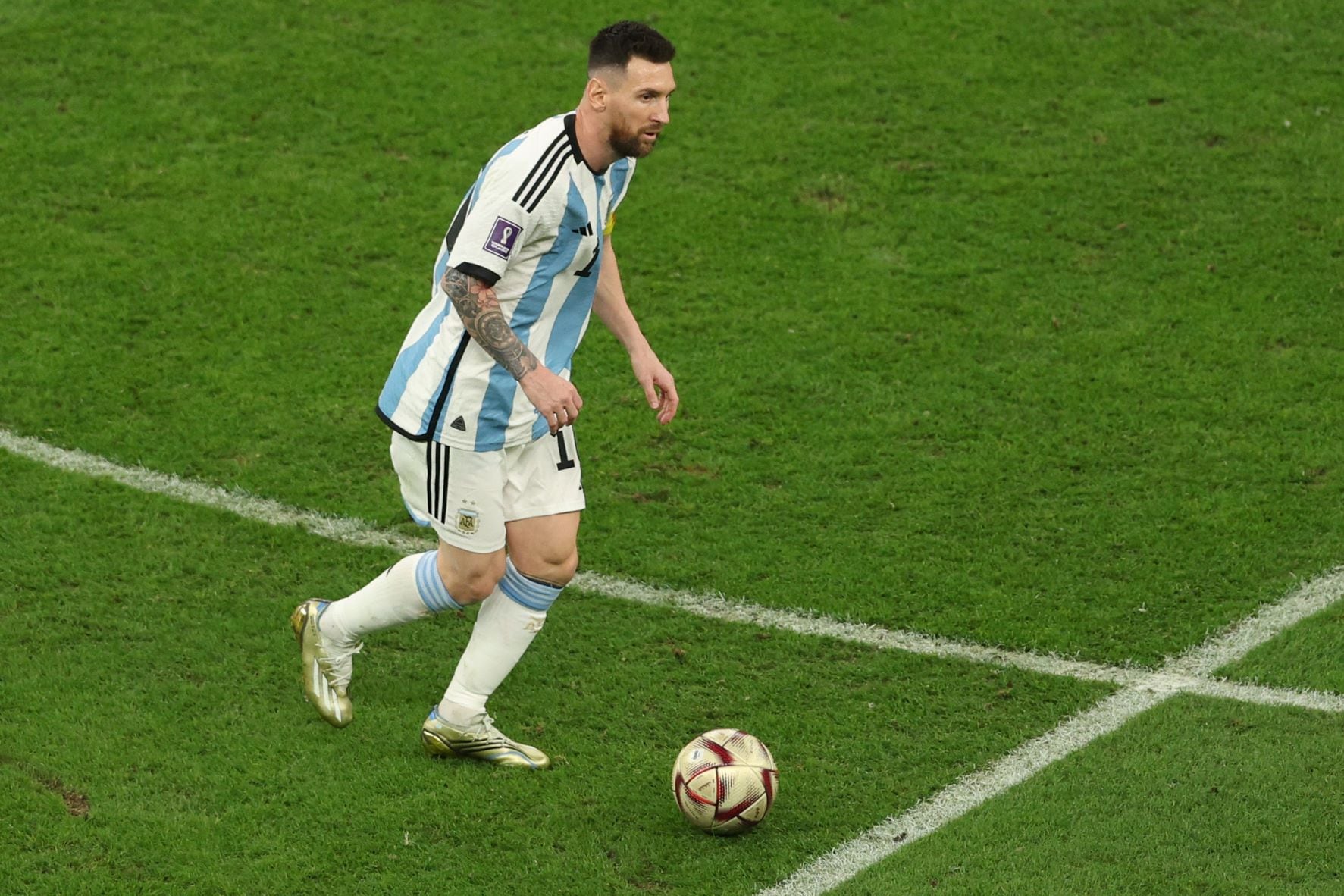 Lionel Messi anotó el 1 a 0 de Argentina ante Croacia en las semifinales de la Copa del Mundo.   