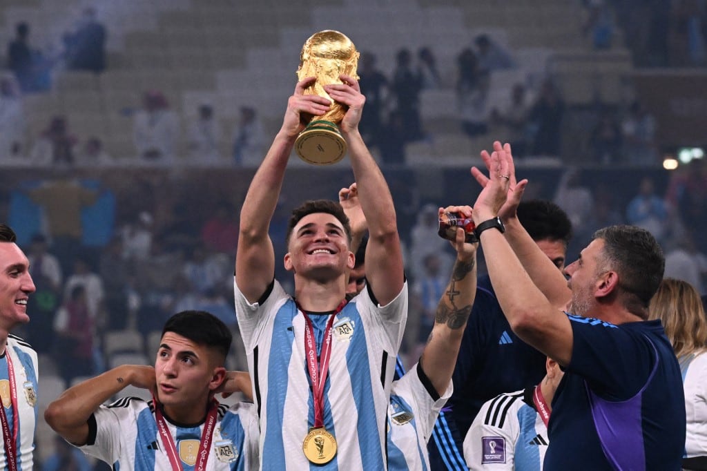 En Calchín recibirán a Julián Álvarez con una caravana y será declarado Ciudadano Ilustre. 