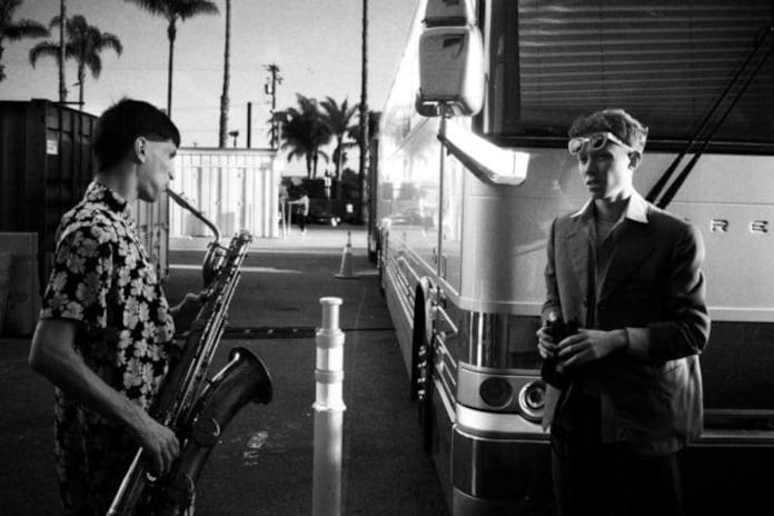 Ignacio Salvadores junto a King Krule.