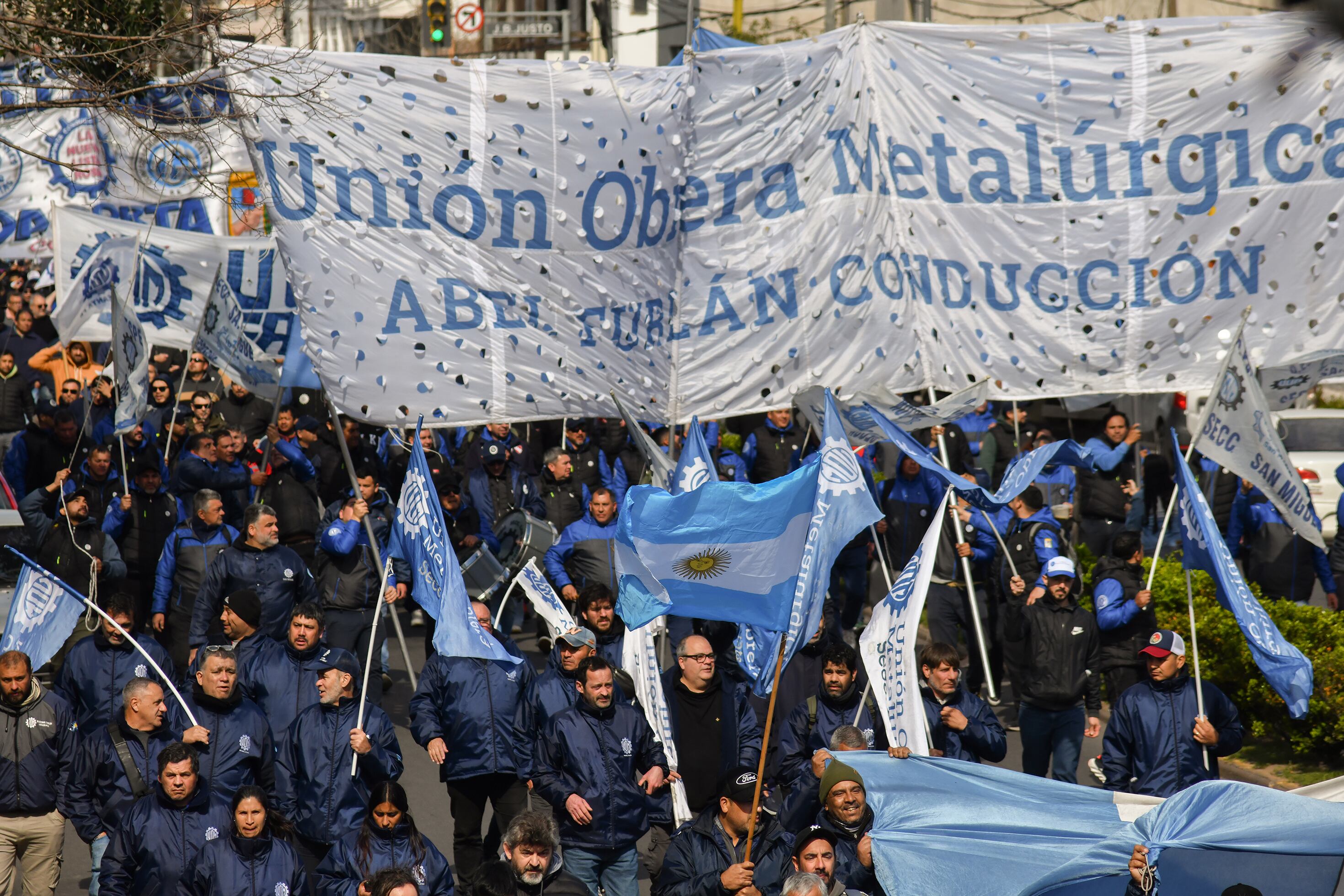 La movilización unió la planta de Siderar con la plaza principal de San Nicolás.
