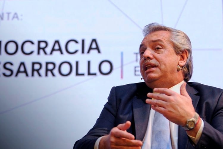 El candidato del Frente de Todos no ahorró críticas al FMI por el préstamo dado al gobierno de Macri.