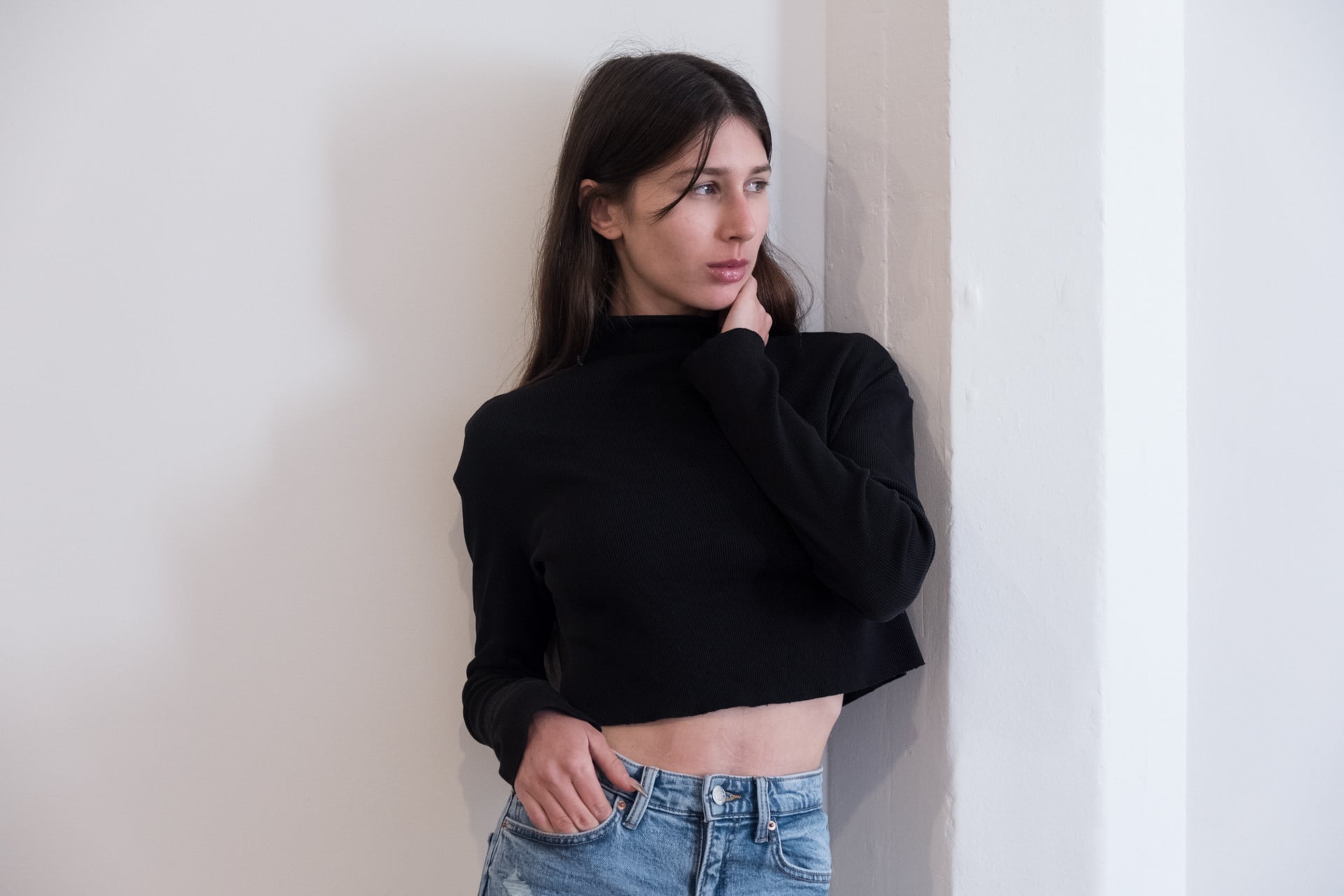 Chita parece hecha de una sustancia profunda e involuntaria: la mutación. El cambio y el combinar opuestos parecen guiarla