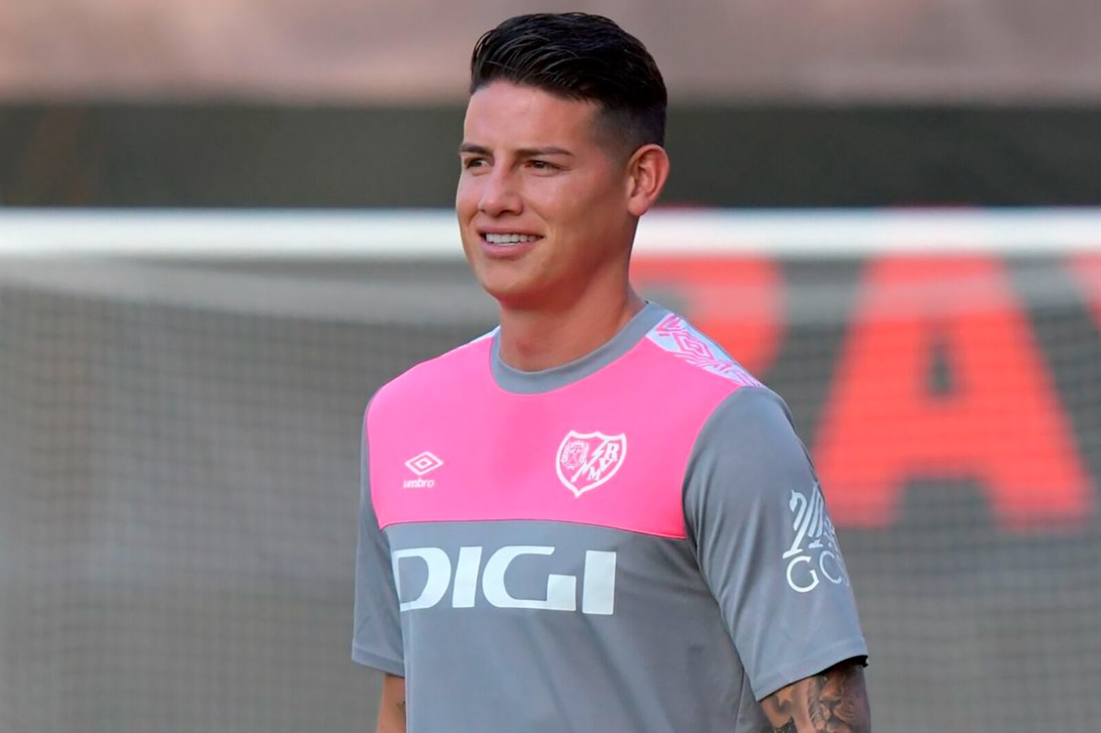 James Rodríguez durante la presentación de su nuevo equipo