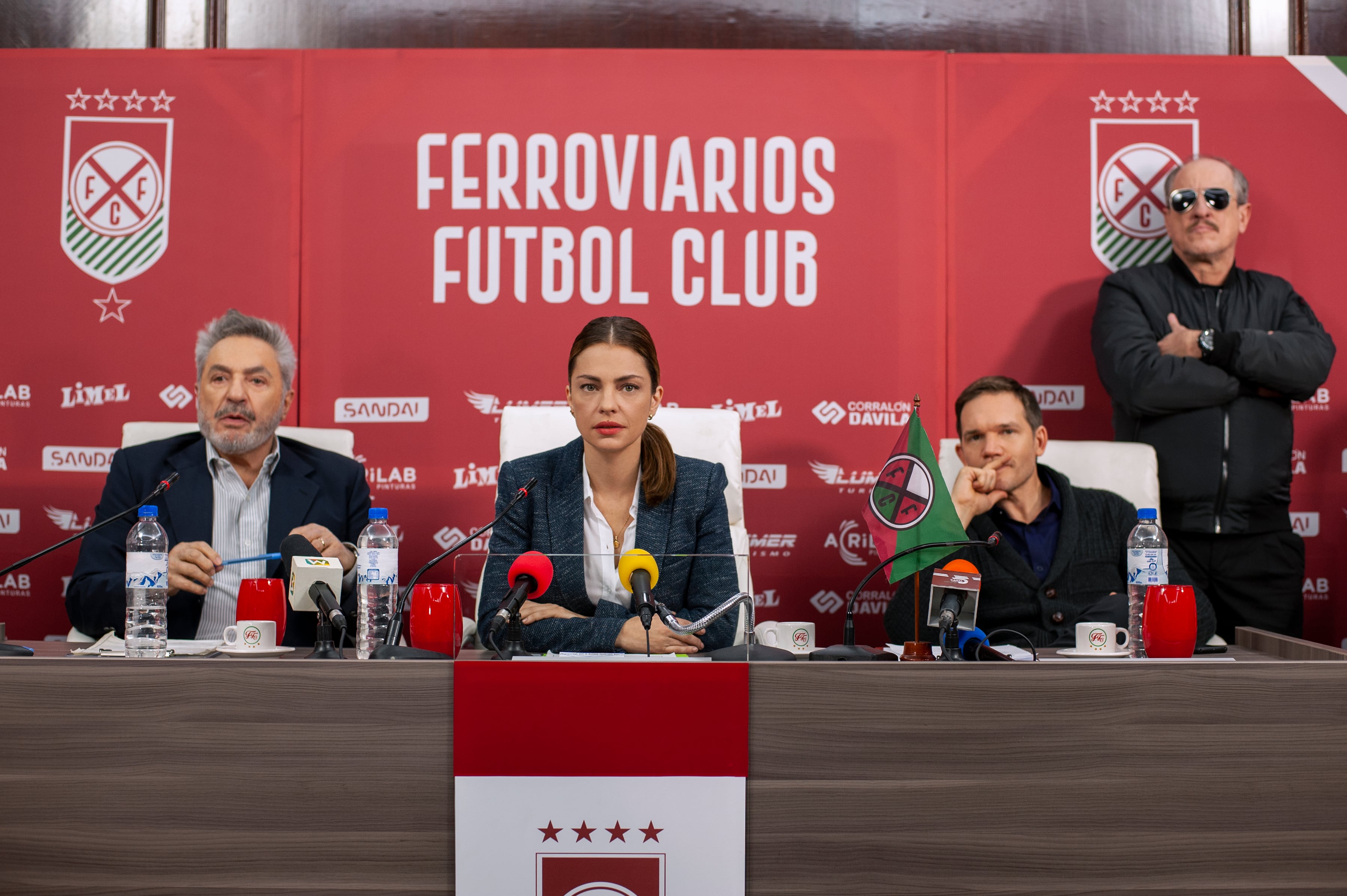 La historia se centra en el club ficticio Ferroviarios.