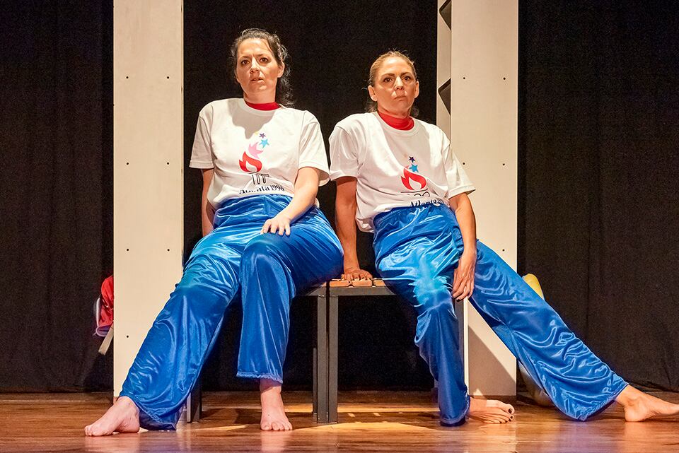 Angie Beltrame y Soledad Palomeque protagonizan Nadadoras. 