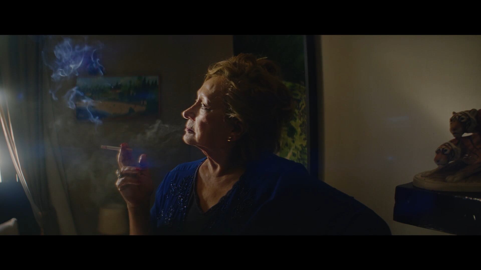 La directora parte de alguien real y concreto, su abuela, para crear una película con forma de rompecabezas. 