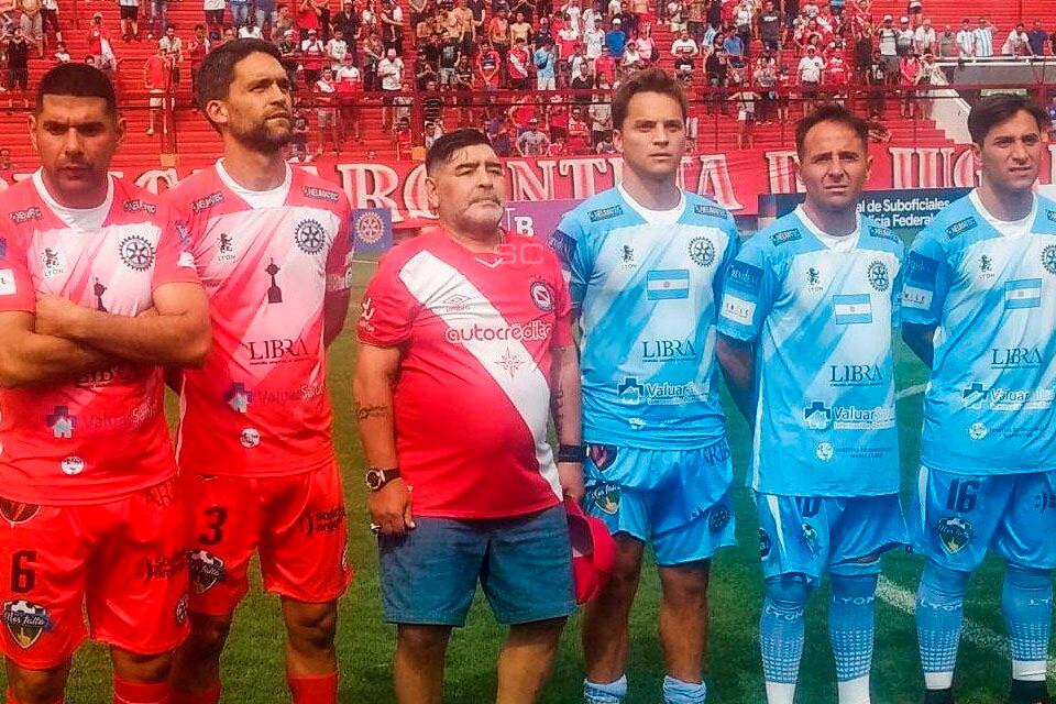 Maradona, durante el amistoso que se jugó este sábado en Argentinos.