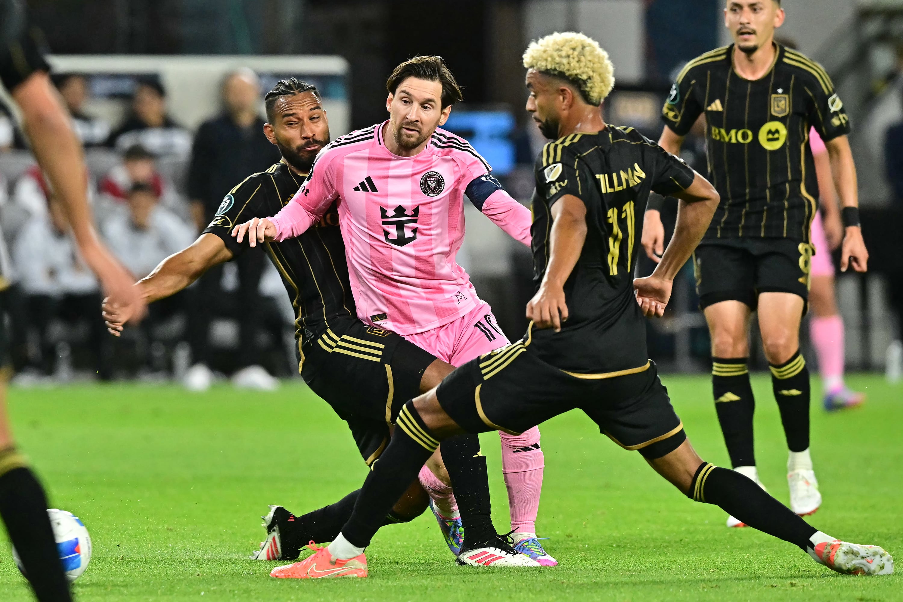 Messi estuvo activo, pero no pudo desequilibrar para su equipo