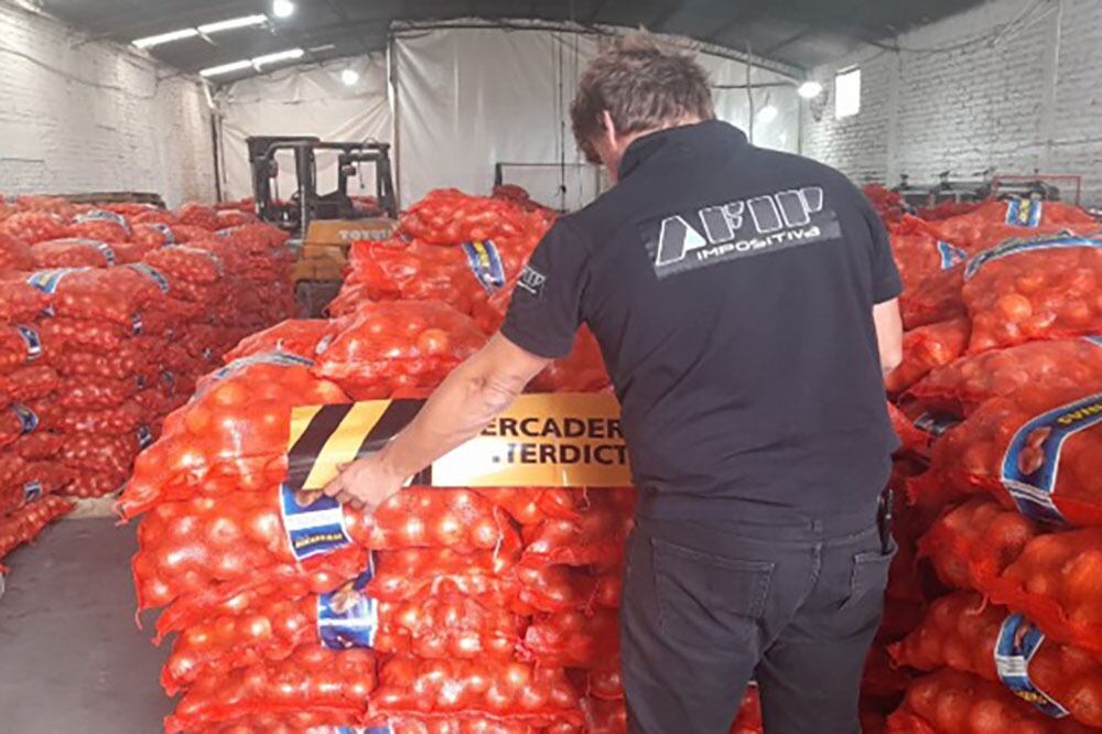 Personal de la AFIP confiscó mercadería en distintos operativos.