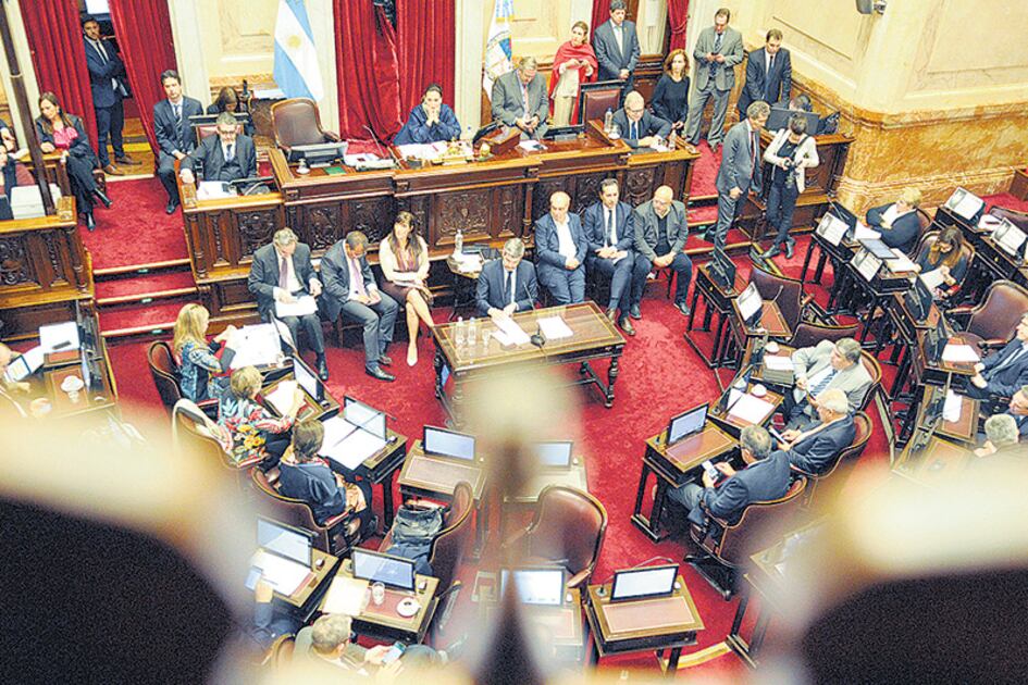 El jefe de Gabinete, Marcos Peña, en su última visita a la Cámara alta.