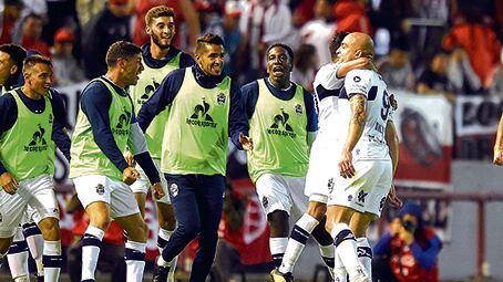 El encuentro tuvo muchos atractivos en la noche marplatense.