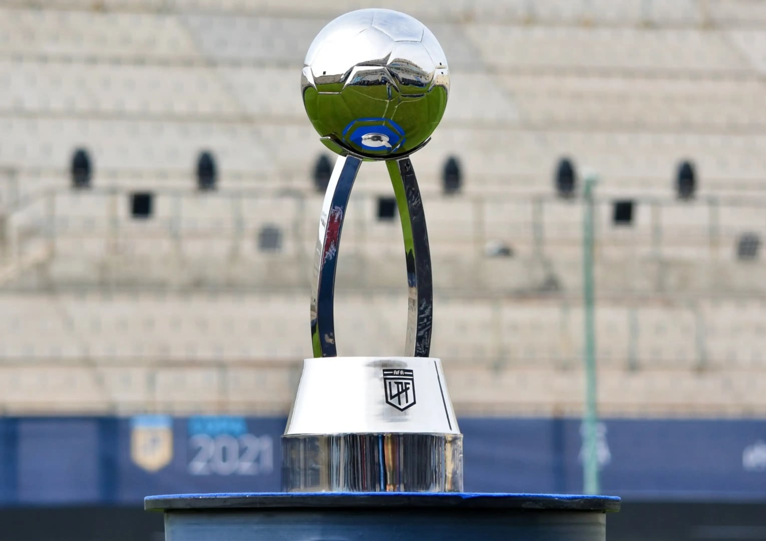 Trofeo de la Copa de la Liga.