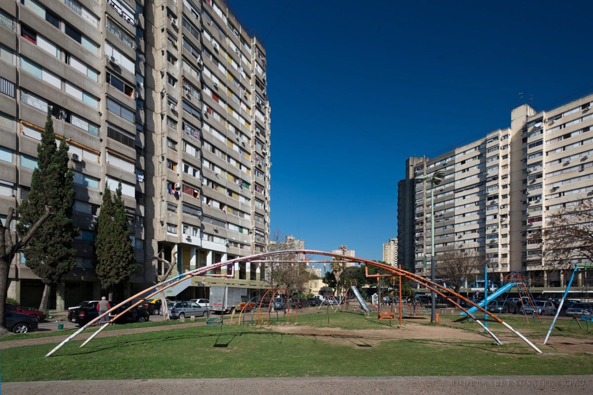 Las mujeres de barrios populares dedican el doble de tiempo a tareas de cuidado.
