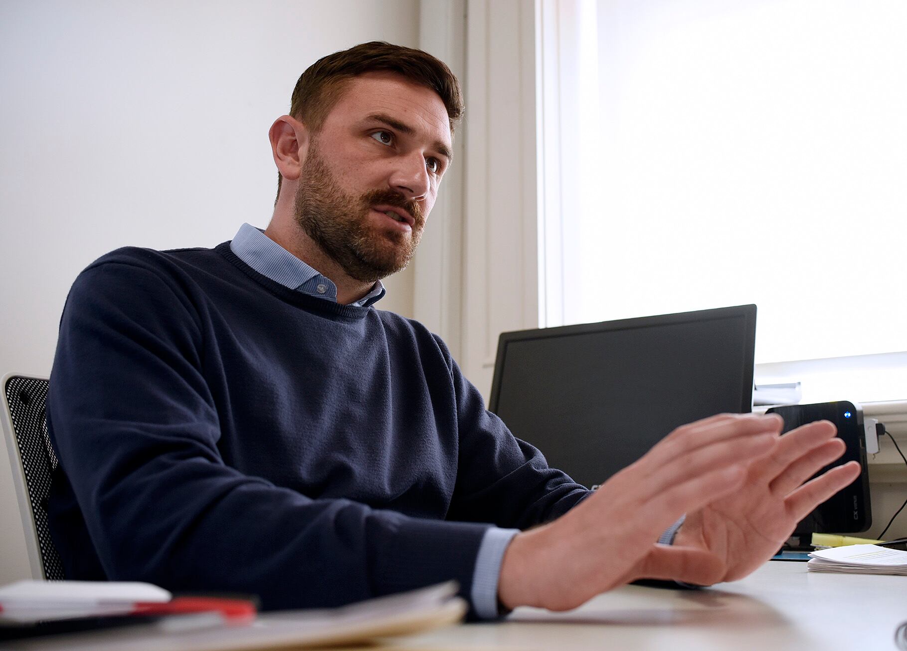 Estévez sostiene que "macrismo y kirchnerismo son funcionales uno al otro". 
