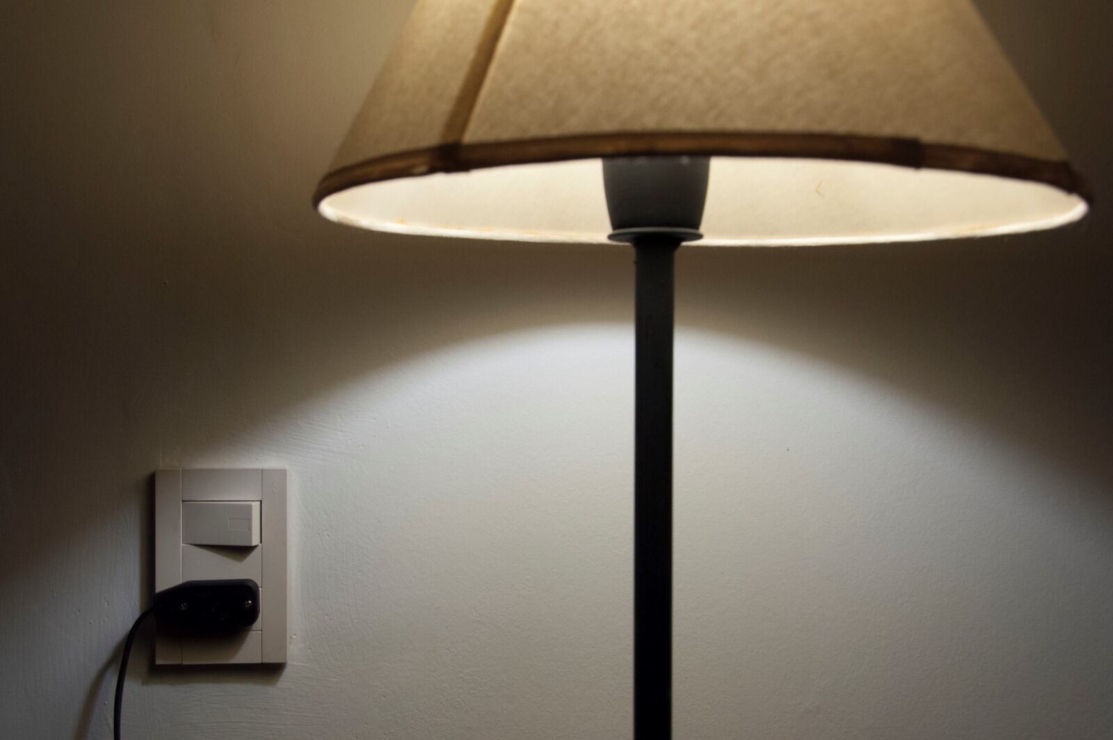 Los usuarios ya pueden solicitar mantener los subsidios de luz y gas.  Imagen: Guadalupe Lombardo.