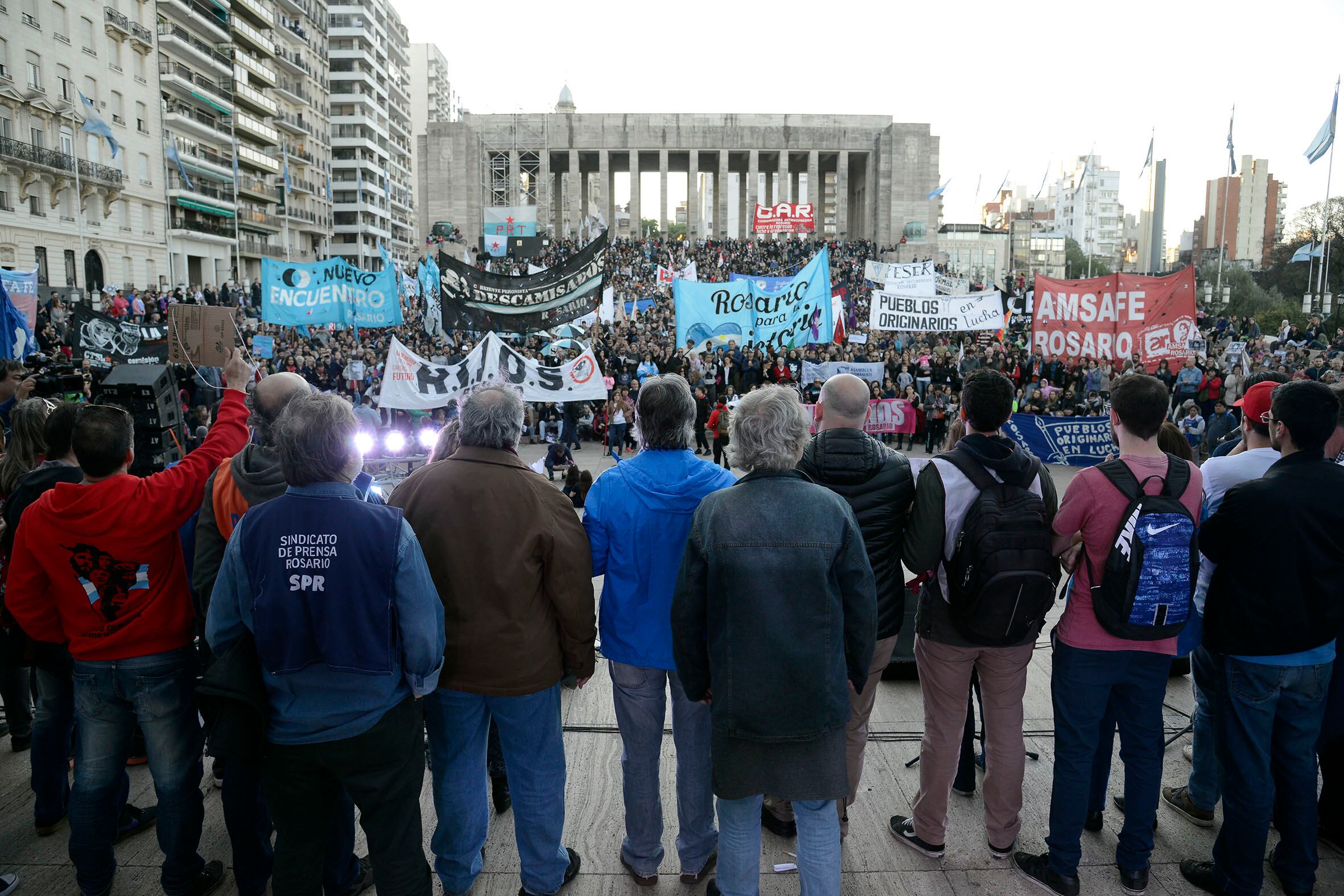 La manifestación culminó con un emotivo acto en el Monumento a la Bandera.