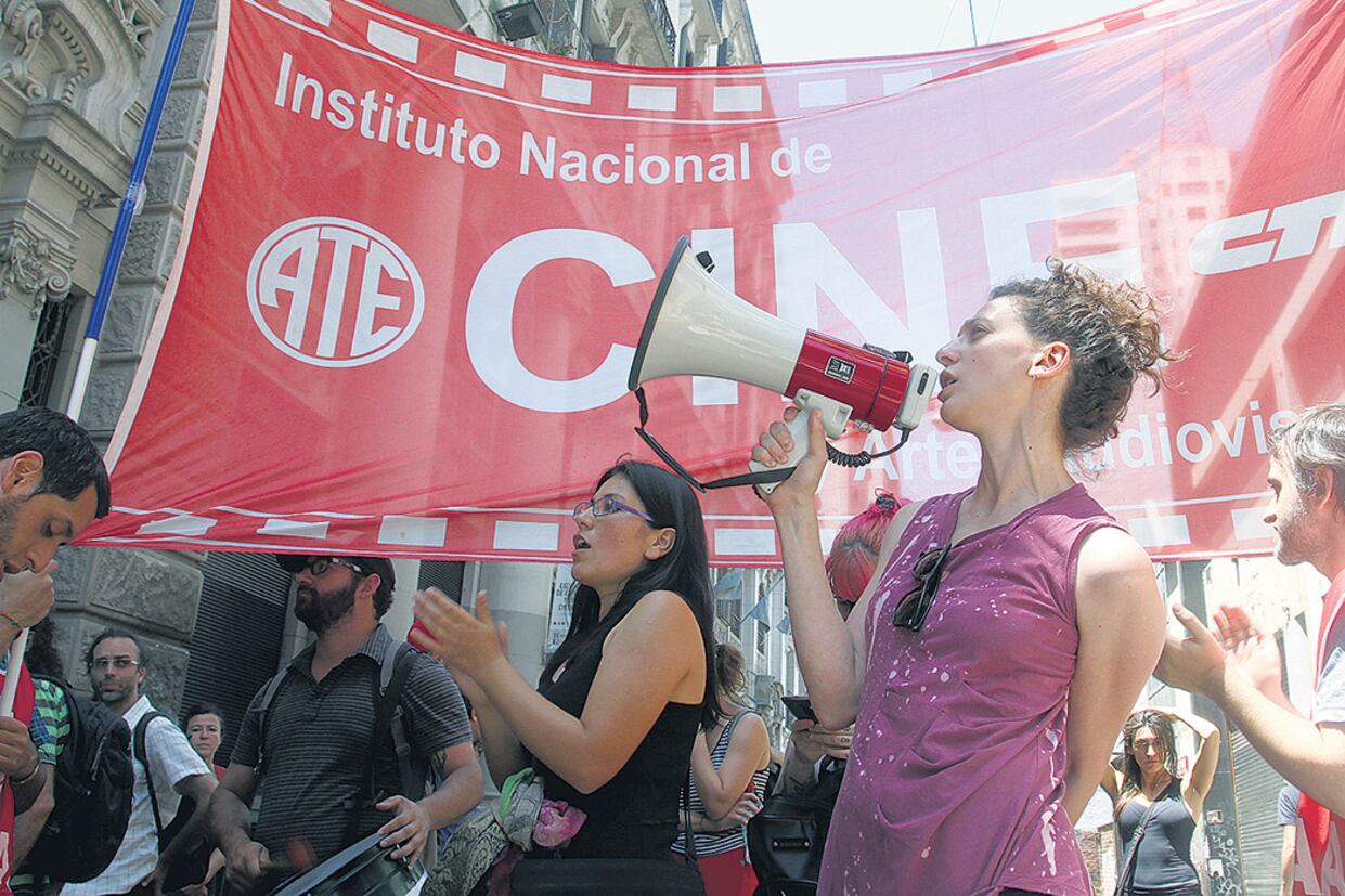 En la puerta del Enerc hubo una movilización que reclamó una solución para los créditos paralizados.