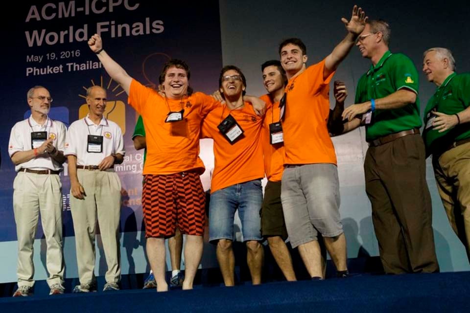 Pablo Zimmermann, Mariano Crosetti y Martín Villagra iniciaron el camino en el ICPC.