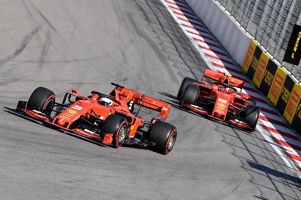 Vettel, con el 5, y Leclerc, con el 16. Una nueva temporada decepcionante.