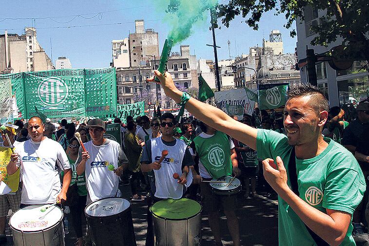 Los estatales se movilizaron junto con otros sindicatos y organizaciones sociales.