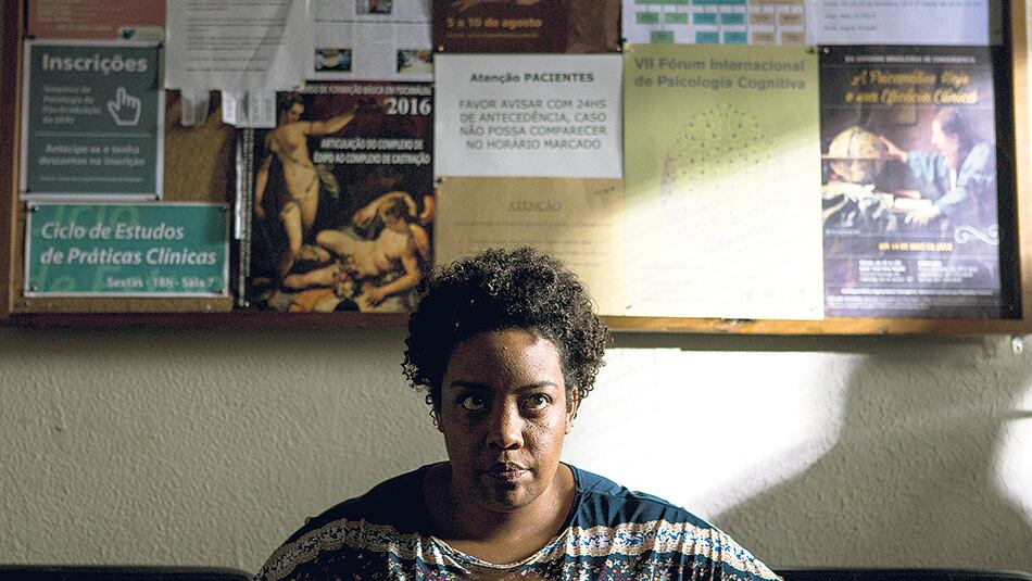 La actuación de Grace Passô es uno de los puntos fuertes de Plaza París.