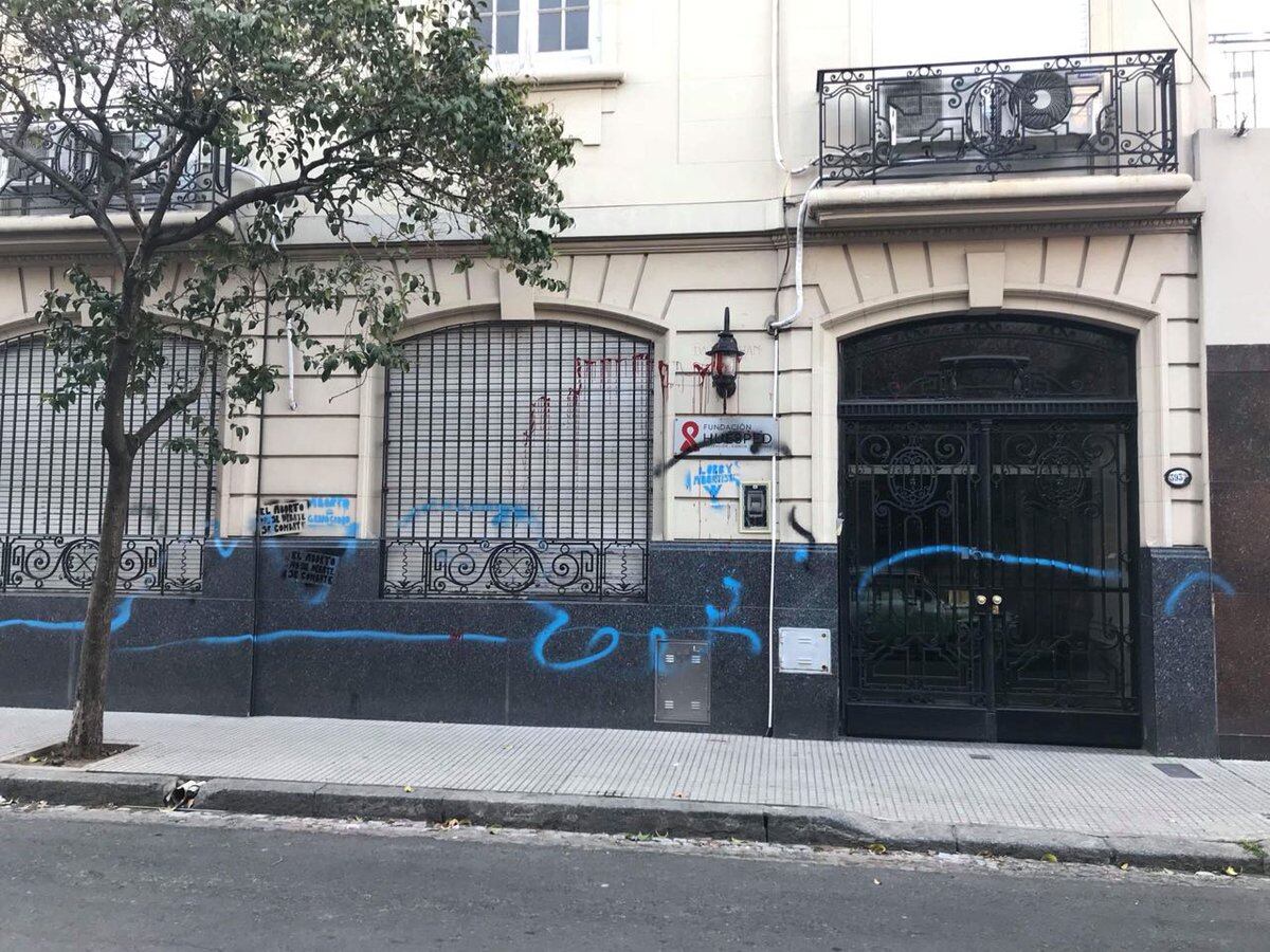 El frente de la Fundación Huésped.