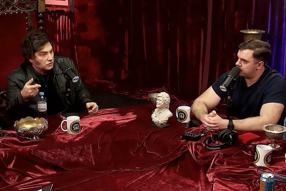 Milei con el Gordo Dan en el programa que conduce el líder de los trolls oficialistas. 