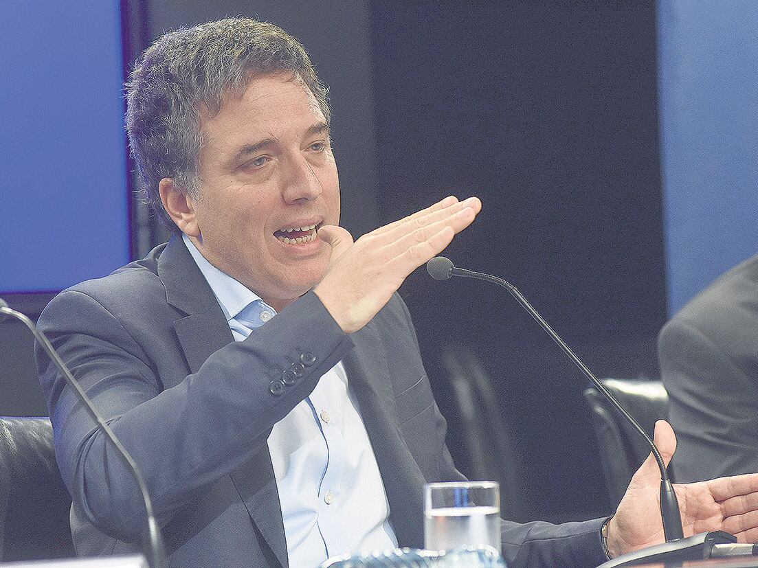 Nicolás Dujovne, ministro de Hacienda, eludió hablar de cómo afectan los intereses de la deuda en los resultados fiscales actuales y futuros.