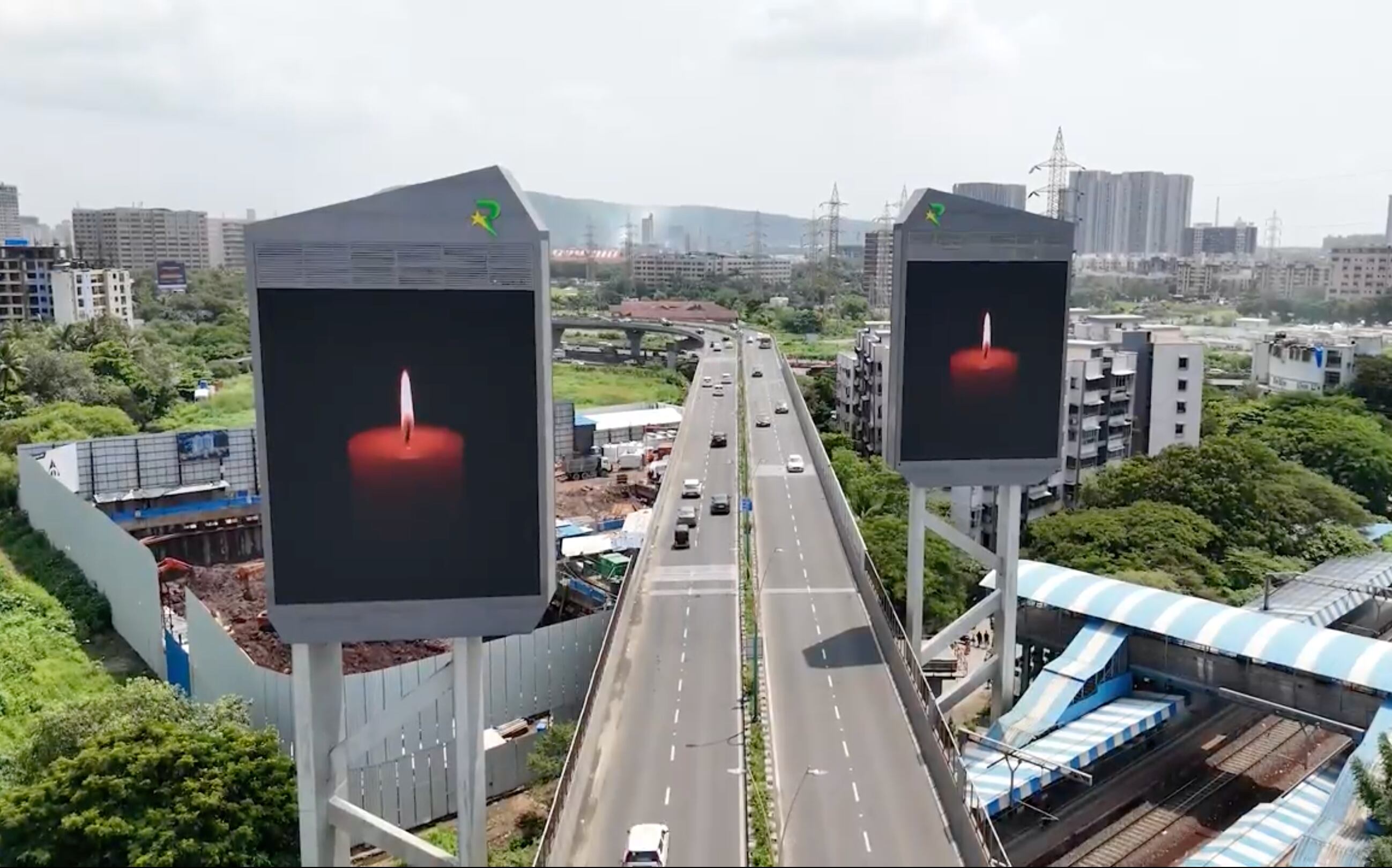 Mumbai, una de las 130 ciudades que mostró la vela de la Paz en 2024.