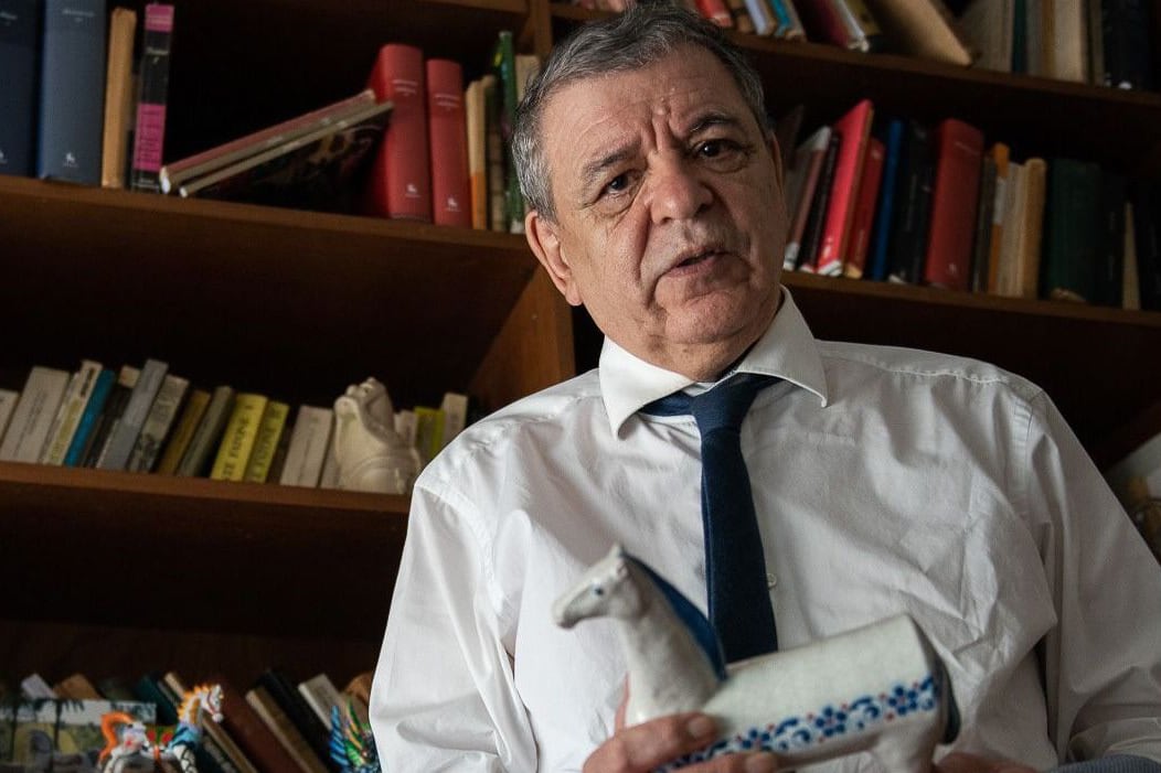 “Escribo leyendo y leyendo escribo, aunque no siempre fue así”, dice Gusmán. 