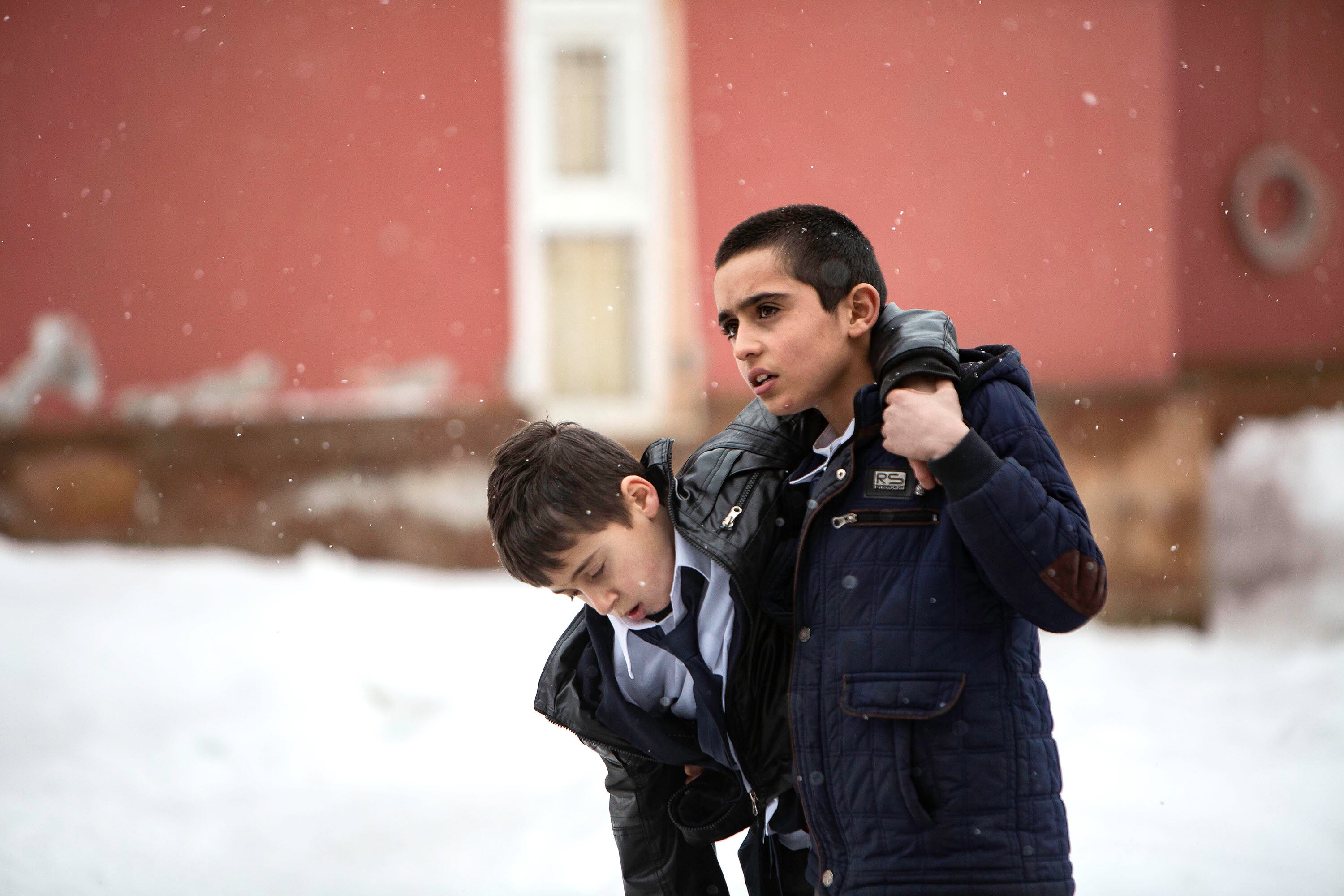 Todo gira alrededor de un niño inconsciente en la región de Anatolia.
