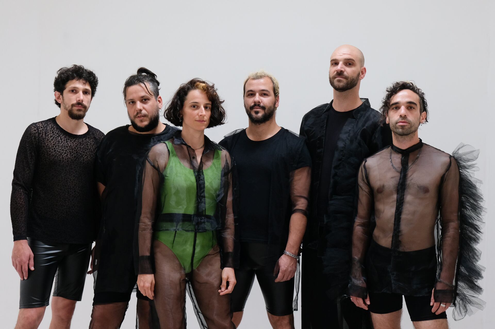 Las canciones de Paula Trama encuentran sus mejores ropas en compañía de Los Besos, una banda pop excepcional.